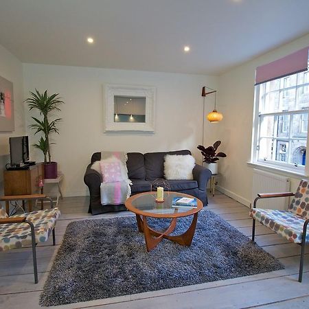 Old Town Castle View Apartment Edinburgh Buitenkant foto