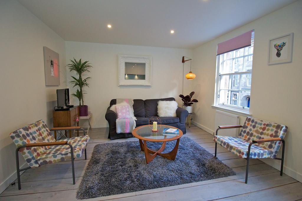 Old Town Castle View Apartment Edinburgh Buitenkant foto